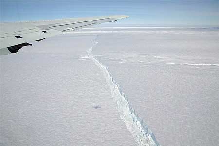 NASA Mission Monitors Birth of Antarctic Iceberg